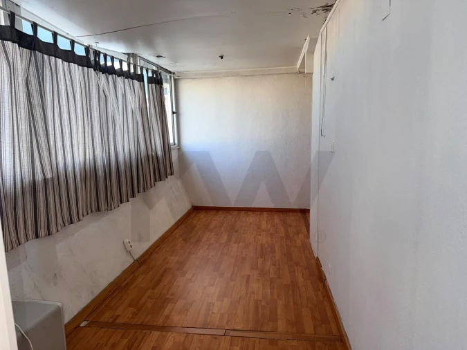Apartamento T1 para Venda em Rio de Mouro Foto 11