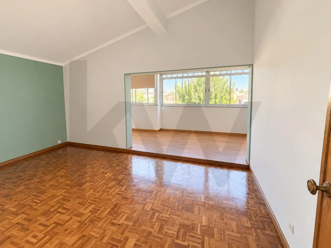 Apartamento T1 para Venda em Rio de Mouro Foto 13