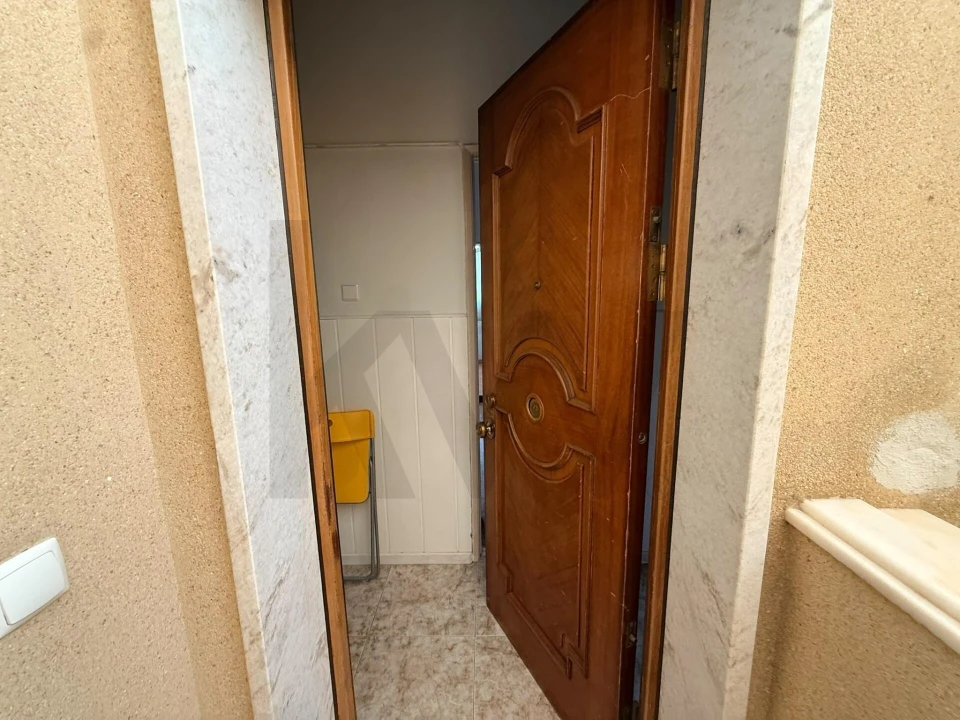 Apartamento T1 para Venda em Rio de Mouro Foto 2