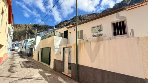 Moradia T2 para Venda em Paul do Mar