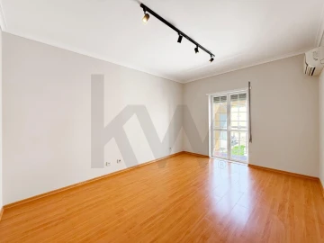 Moradia T3 para Venda em Azeitão (São Lourenço e São Simão)