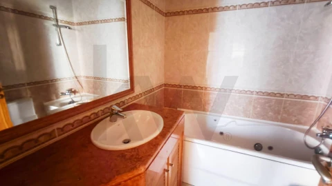 Apartamento T3 para Venda em Santa Maria e São Miguel, São Martinho, São Pedro Penaferrim