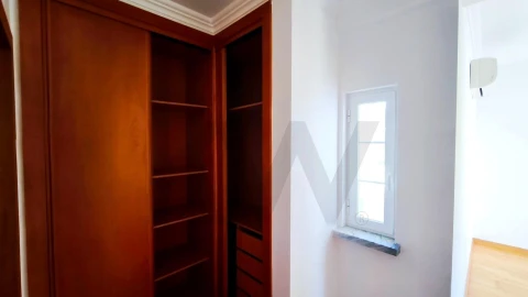 Apartamento T3 para Venda em Santa Maria e São Miguel, São Martinho, São Pedro Penaferrim