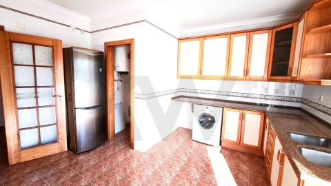 Apartamento T3 para Venda em Santa Maria e São Miguel, São Martinho, São Pedro Penaferrim
