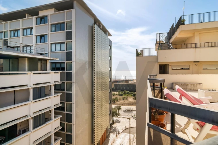Apartamento T1 para Venda em Costa da Caparica Foto 25