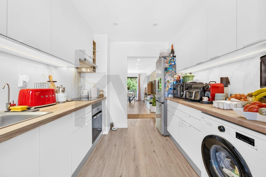 Apartamento T2 para Venda em Camacha Foto 6