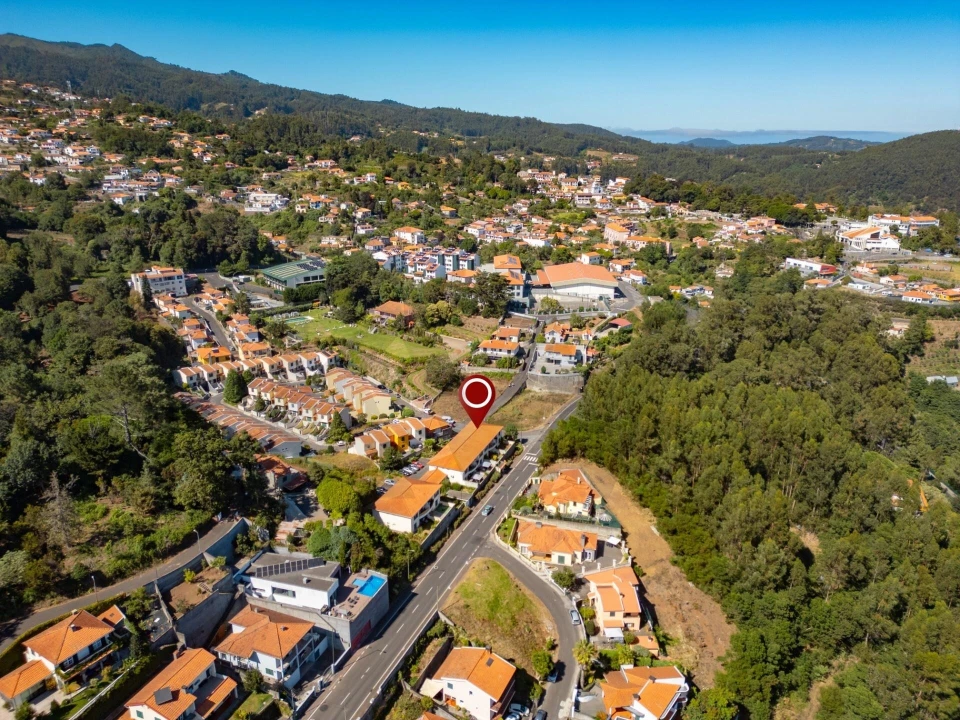 Apartamento T2 para Venda em Camacha Foto 23
