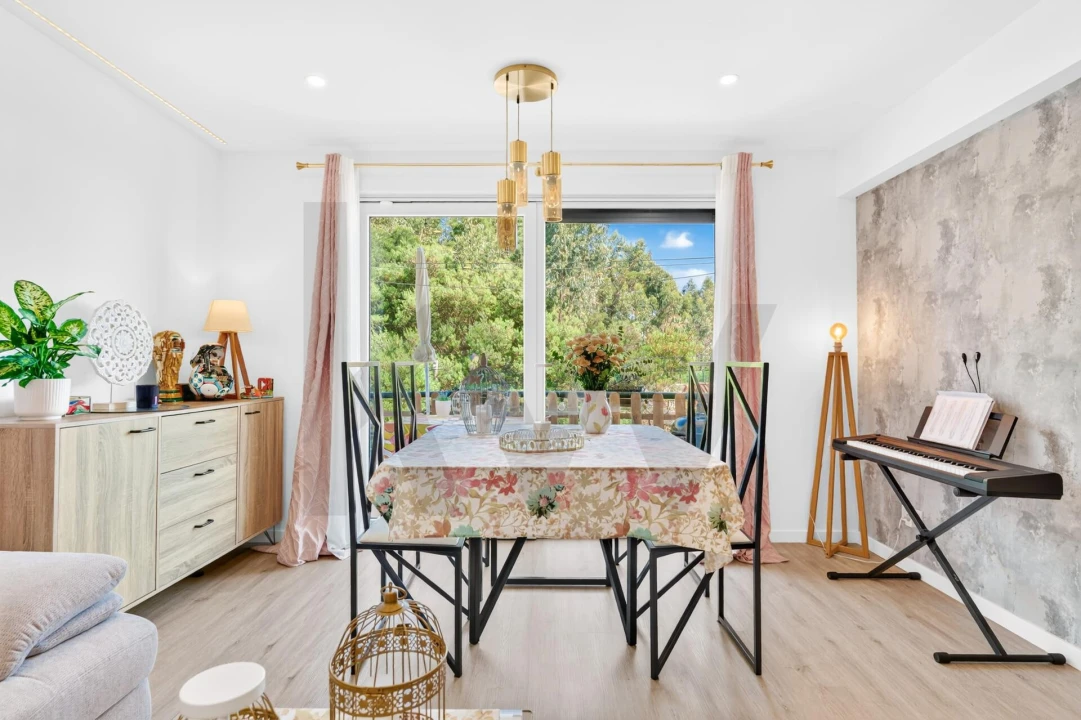 Apartamento T2 para Venda em Camacha Foto 2