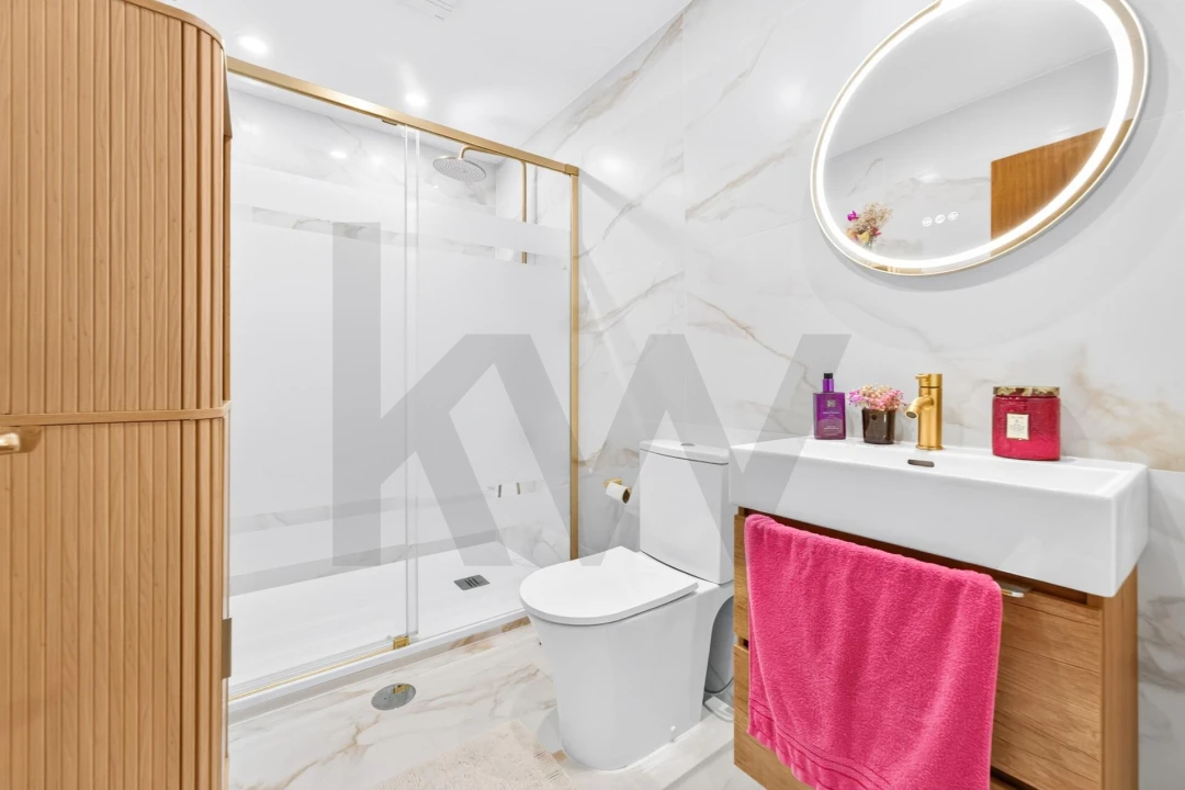 Apartamento T2 para Venda em Camacha Foto 13