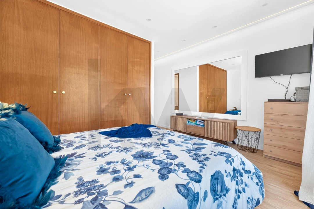 Apartamento T2 para Venda em Camacha Foto 8