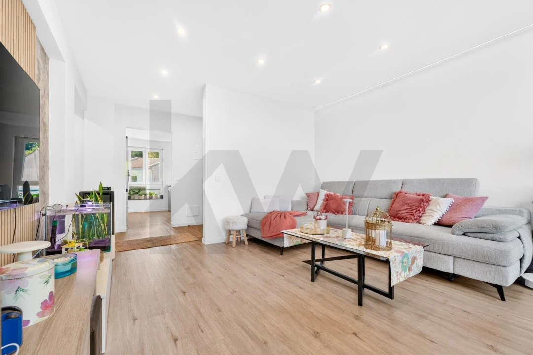 Apartamento T2 para Venda em Camacha Foto 3