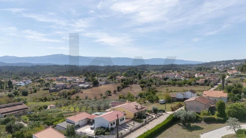 Moradia T4 para Venda em Poiares (Santo Andre)