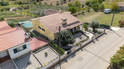Moradia T4 para Venda em Poiares (Santo Andre)