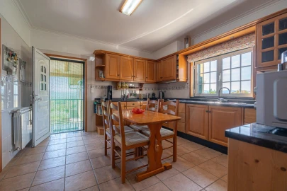 Moradia T4 para Venda em Poiares (Santo Andre)