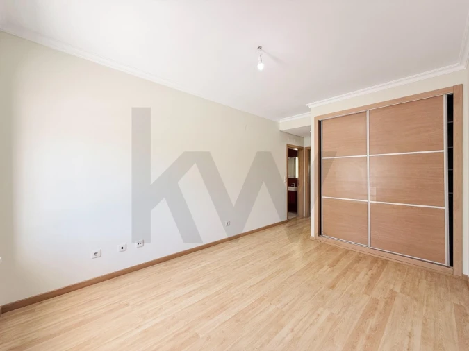 Apartamento T3 para Venda em Pinhal Novo Foto 32