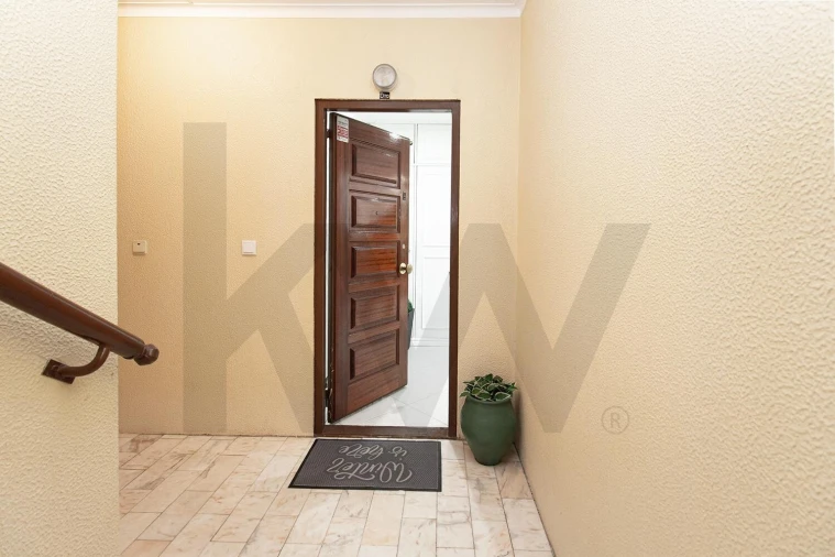 Apartamento T2 para Venda em Algueirão-Mem Martins Foto 9