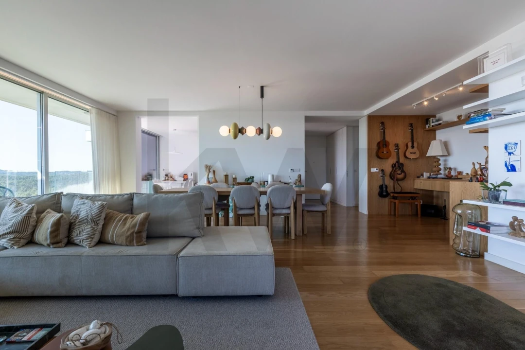 Apartamento T3 para Arrendamento em Queluz e Belas Foto 1