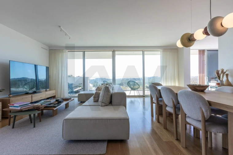 Apartamento T3 para Arrendamento em Queluz e Belas Foto 3