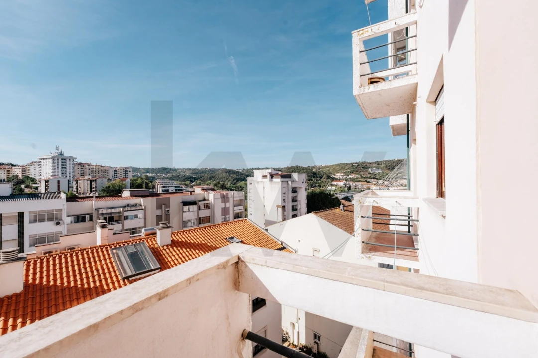 Apartamento T3 para Venda em Santo Antonio dos Olivais Foto 35