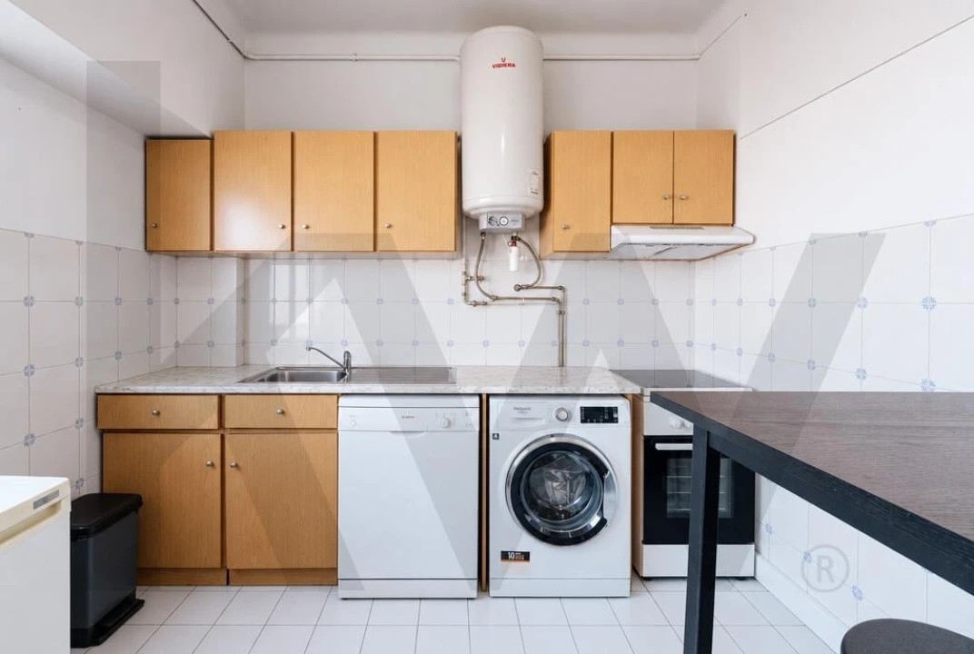 Apartamento T3 para Venda em Santo Antonio dos Olivais Foto 3