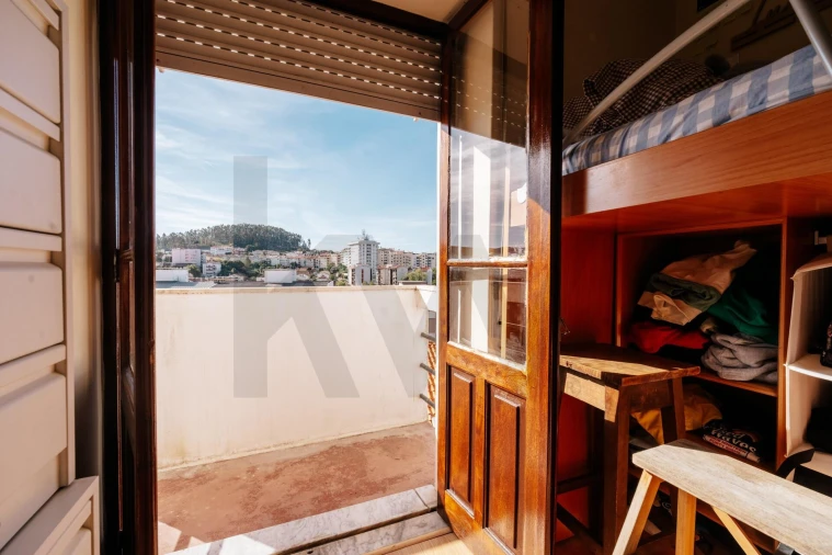 Apartamento T3 para Venda em Santo Antonio dos Olivais Foto 27