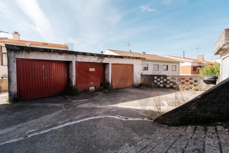Apartamento T3 para Venda em Santo Antonio dos Olivais Foto 40
