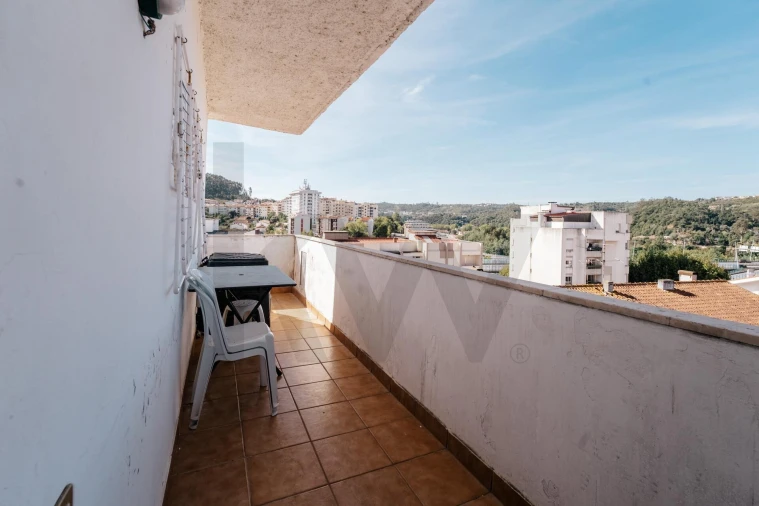 Apartamento T3 para Venda em Santo Antonio dos Olivais Foto 38
