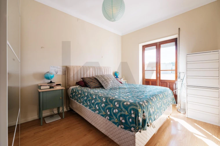 Apartamento T3 para Venda em Santo Antonio dos Olivais Foto 32