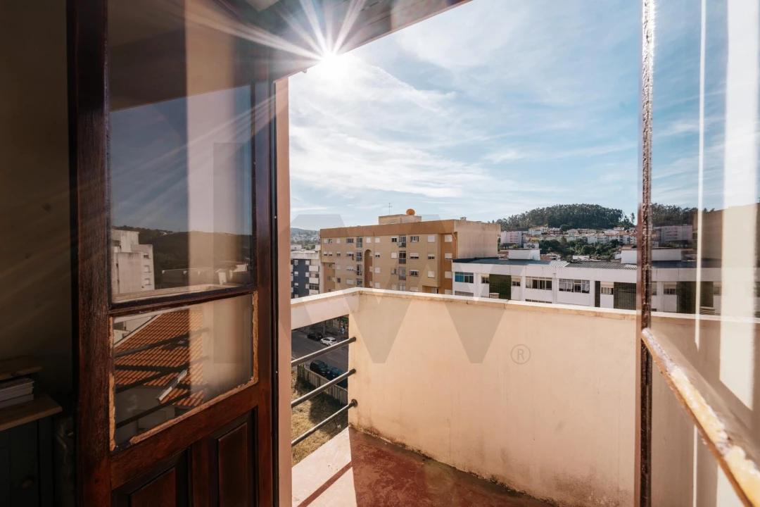 Apartamento T3 para Venda em Santo Antonio dos Olivais Foto 34