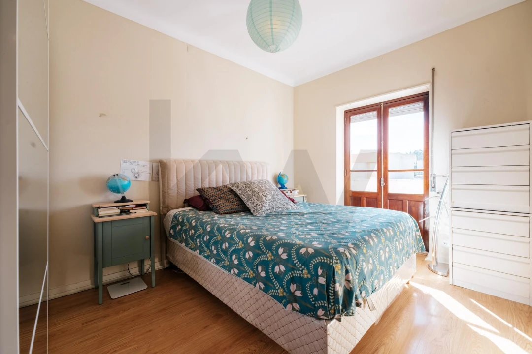 Apartamento T3 para Venda em Santo Antonio dos Olivais Foto 32