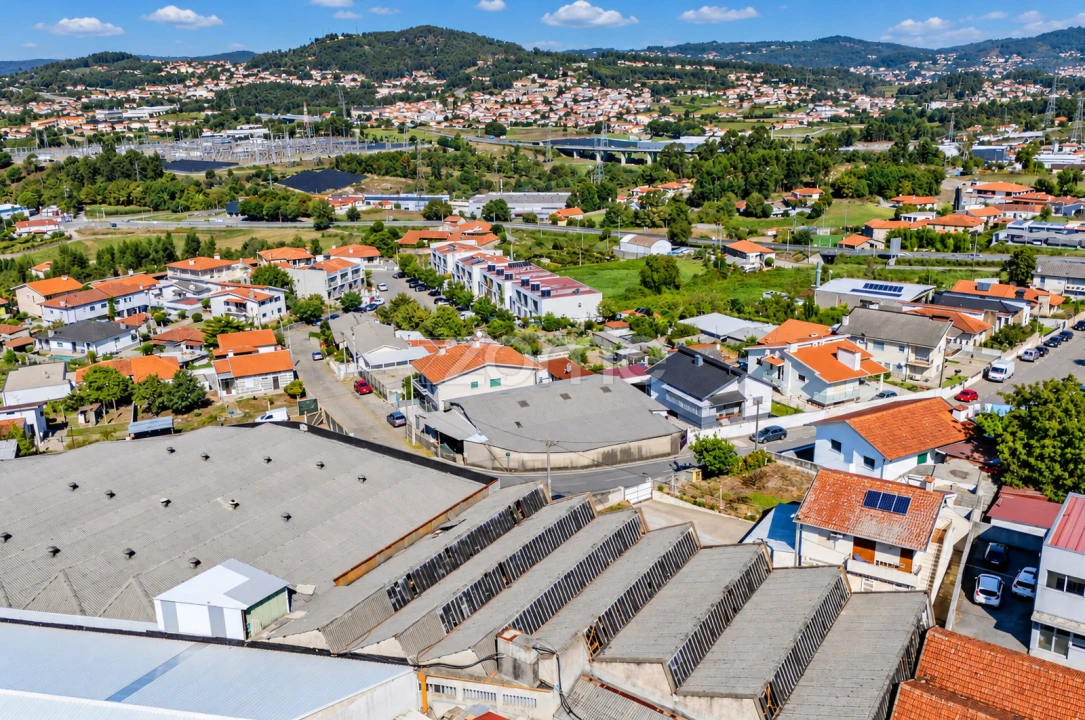 Terreno Comércio / Armazém para Venda em Serzedelo Foto 5
