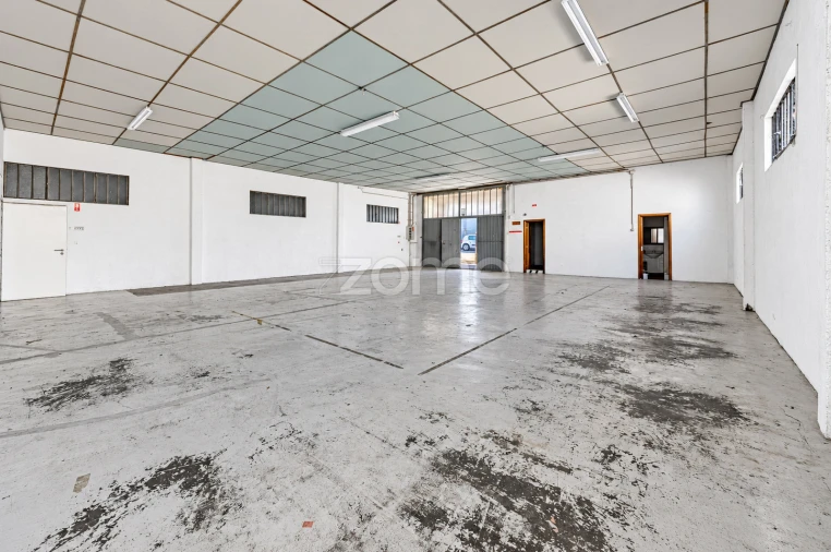 Terreno Comércio / Armazém para Venda em Serzedelo Foto 14