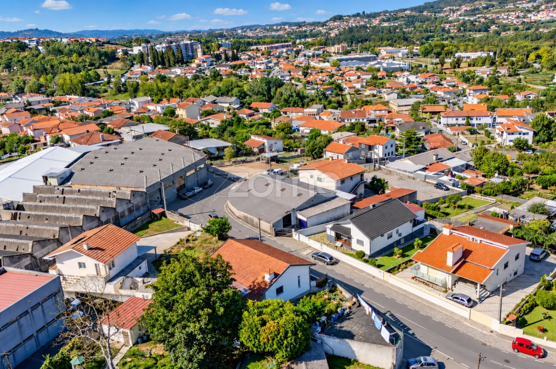 Terreno Comércio / Armazém para Venda em Serzedelo Foto 3