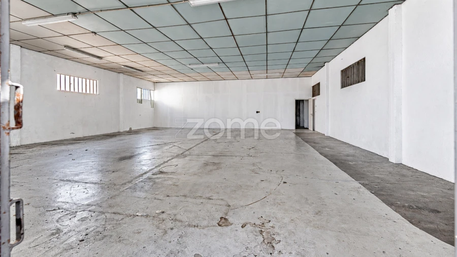 Terreno Comércio / Armazém para Venda em Serzedelo