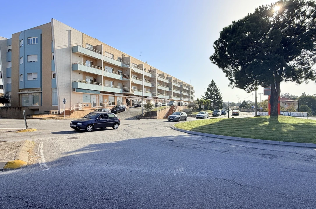 Apartamento T3 para Venda em Santo Tirso, Couto (Santa Cristina e São Miguel) e Burgães Foto 1