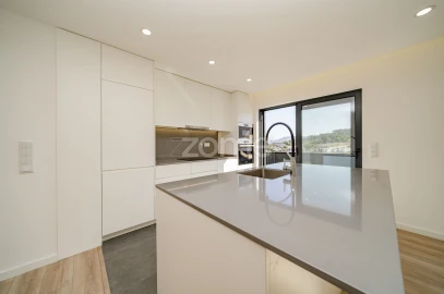 Apartamento T3 para Venda em Povoa de Lanhoso (N. Senhora do Amparo)