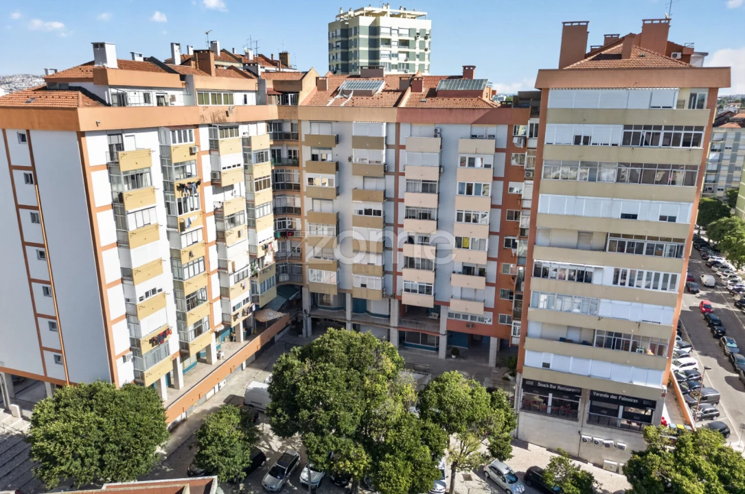 Negócio para Venda em Benfica Foto 1