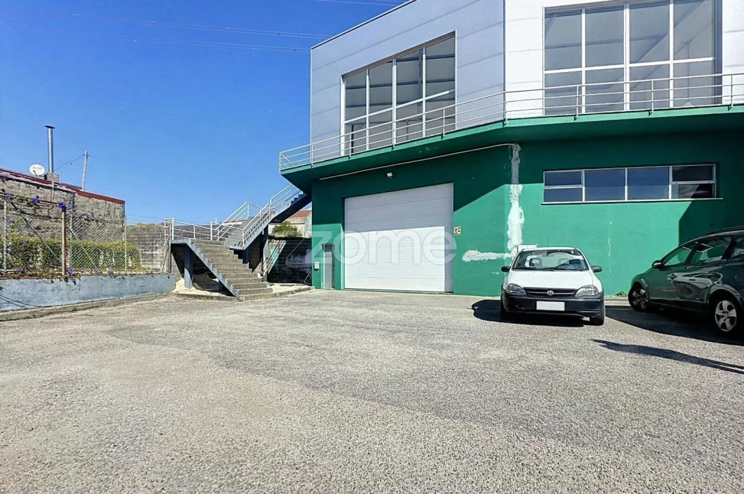 Terreno Comércio / Armazém para Venda em Tavarede Foto 1
