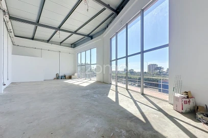 Terreno Comércio / Armazém para Venda em Tavarede