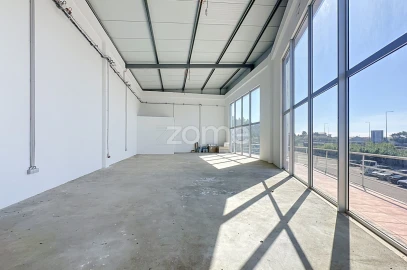 Terreno Comércio / Armazém para Venda em Tavarede