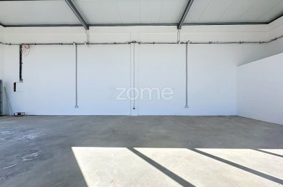 Terreno Comércio / Armazém para Venda em Tavarede