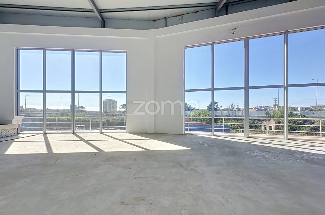 Terreno Comércio / Armazém para Venda em Tavarede Foto 5