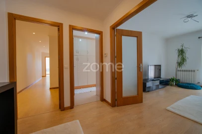 Apartamento T3 para Venda em Santa Clara e Castelo Viegas