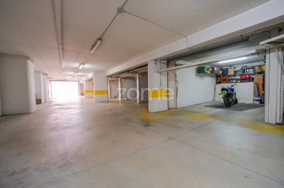 Apartamento T3 para Venda em Santa Clara e Castelo Viegas