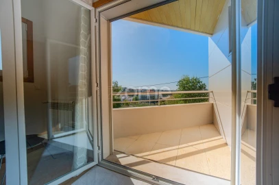 Apartamento T3 para Venda em Santa Clara e Castelo Viegas