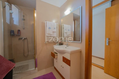 Apartamento T3 para Venda em Santa Clara e Castelo Viegas