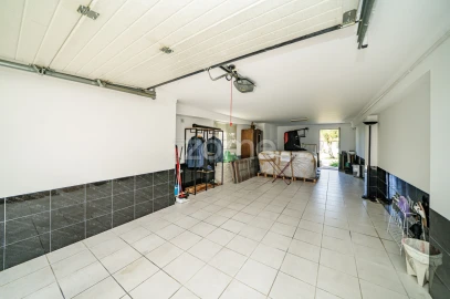 Moradia T4 para Venda em Merelim (São Pedro) e Frossos