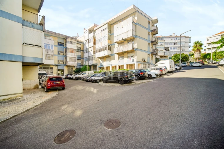 Apartamento T1 para Venda em Póvoa de Santo Adrião e Olival Basto Foto 19