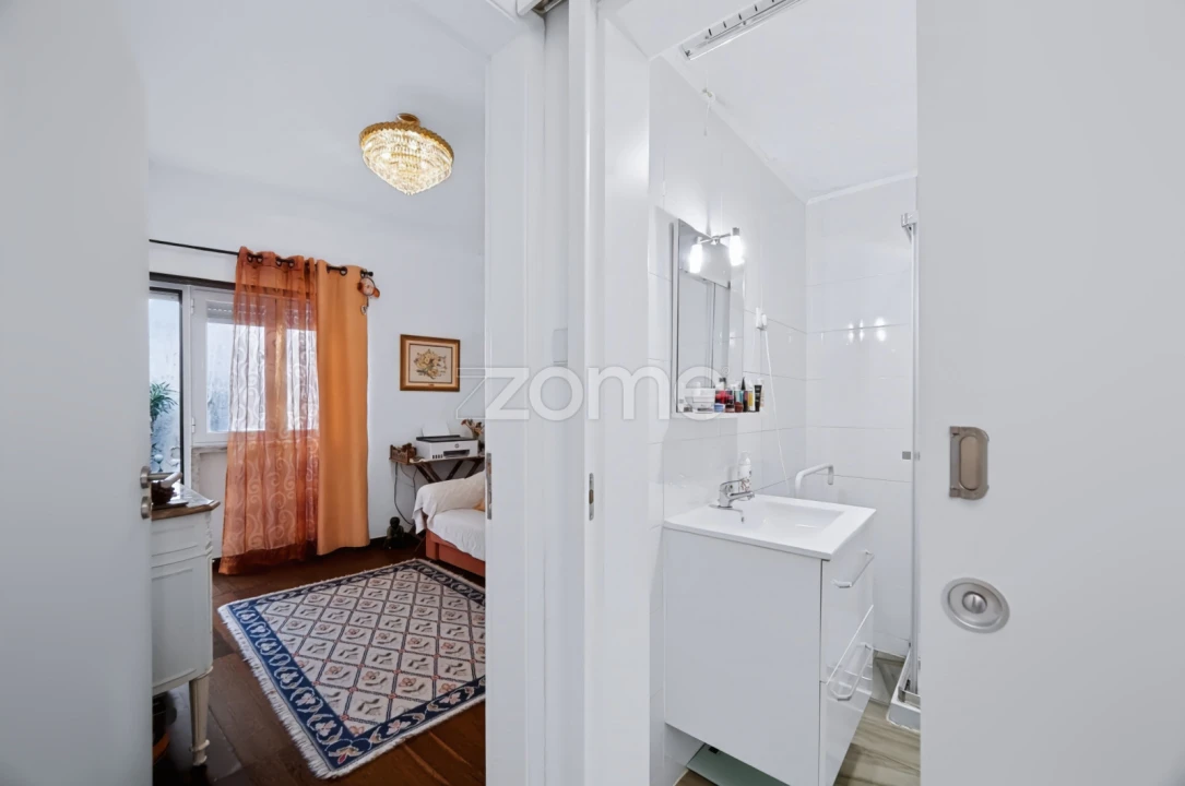Apartamento T1 para Venda em Póvoa de Santo Adrião e Olival Basto Foto 9