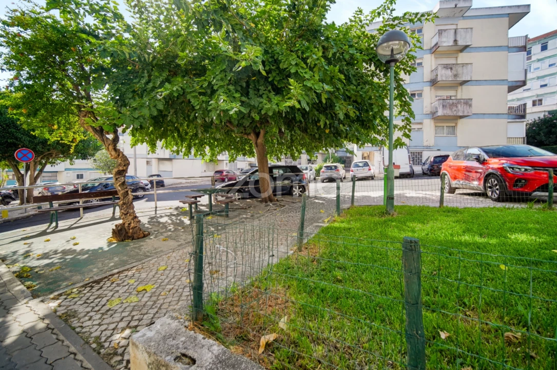 Apartamento T1 para Venda em Póvoa de Santo Adrião e Olival Basto Foto 21
